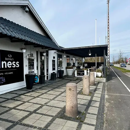 Barneys Hostel Hundige