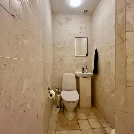 Barneys Hostal