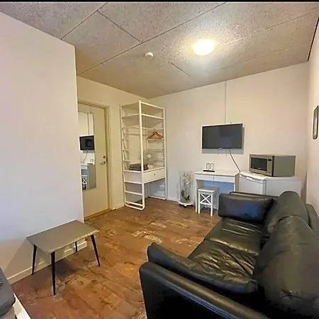 Barneys Hostal Hundige