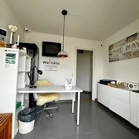Barneys Hostal Hundige