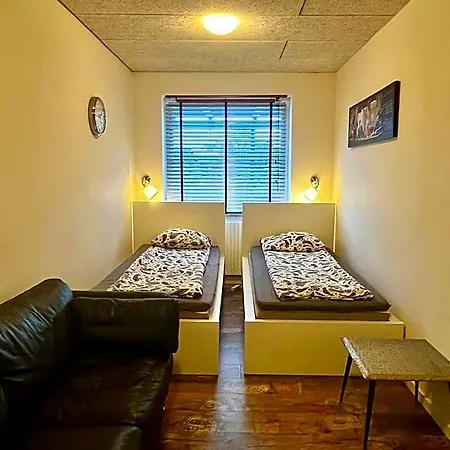 Hostal Barneys Hundige